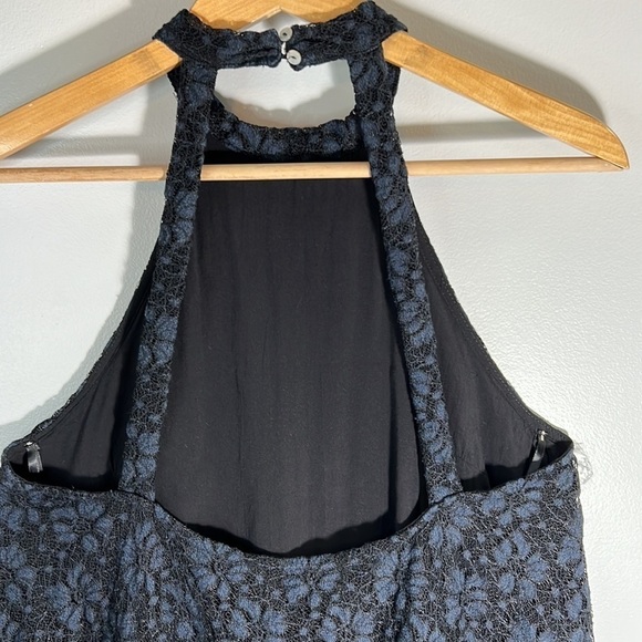 Minkpink Dancing In the Dark Peach Lace Halter Dress Size Small - Picture 6 of 10